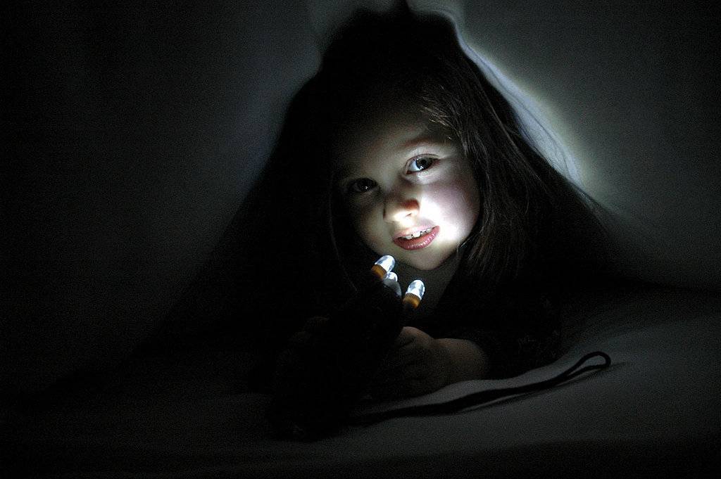 Боязнь темноты у детей - как побороть? проработка