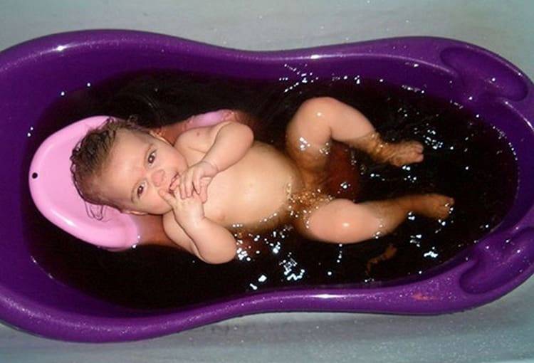 Как правильно развести марганцовку для купания новорожденных