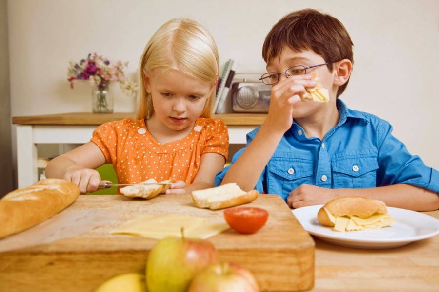 Как приучить ребенка к здоровому питанию с малых лет