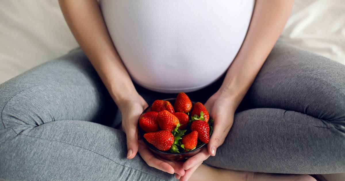 Можно ли клубнику беременным? чени полезна и вредна при беременности, особенности употребления в 1, 2 и 3 триместрах