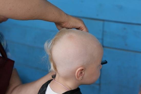 Стричь ли волосы ребенку в год: мифы, поверья, мнения