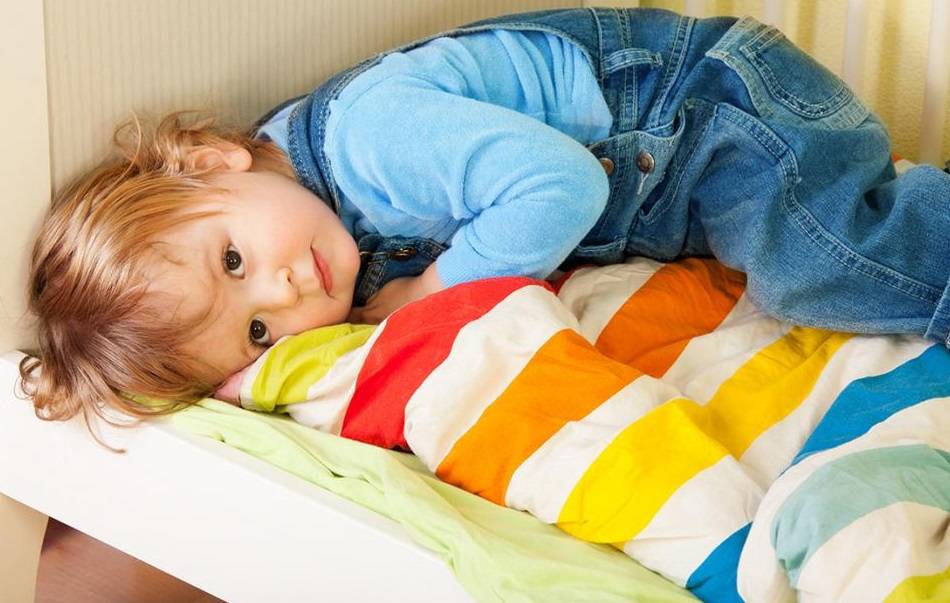 Простые способы как уложить ребенка спать быстро и легко