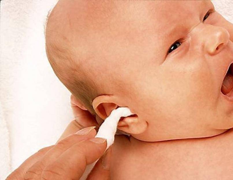 Как чистить уши новорожденному - инструкция для родителей