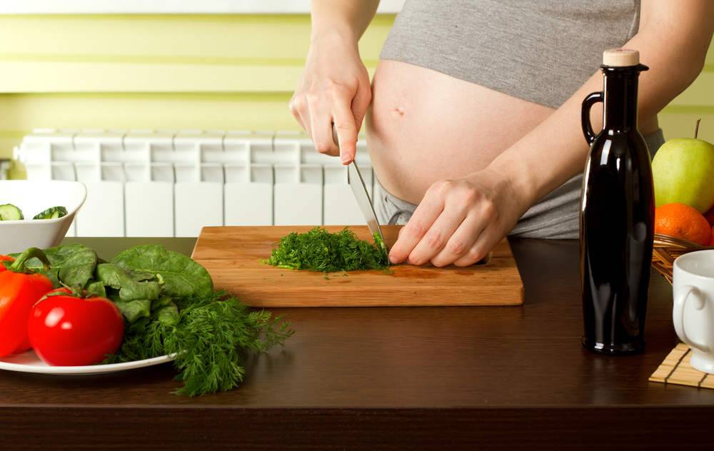 Вся правда о применении петрушки при беременности