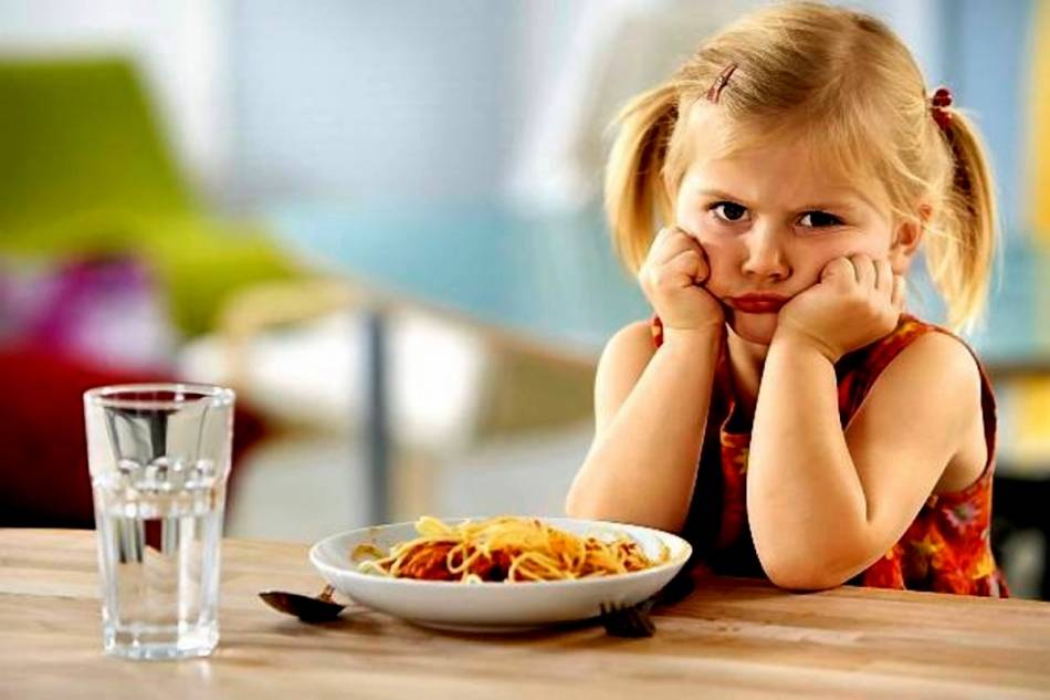 Ребенок плохо ест в 1 год: почему и что делать