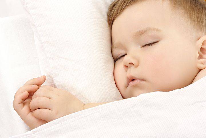 Почему ребенок может плохо засыпать на ночь - советы педиатров