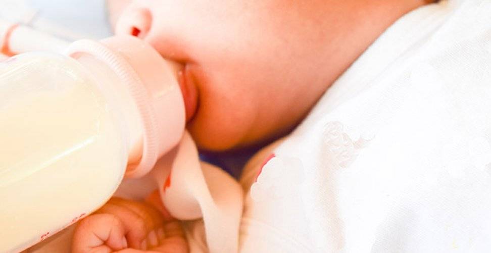 Икота у новорожденных: почему начинается и как помочь