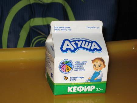 С какого возраста ребенку можно давать магазинное молоко