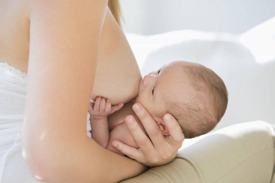 Молозиво при беременности: как выглядит, фото, когда появляется на каком месяце