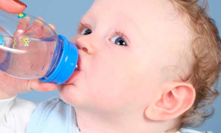 Нужно ли давать воду новорожденному при грудном вскармливании