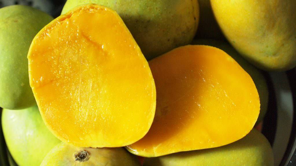 Манго при беременности: польза и вред тропического плода
