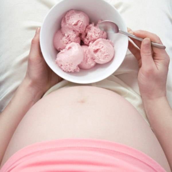 Мороженое при беременности: какое полезнее?