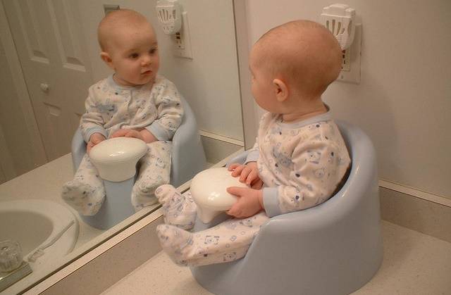 Как помочь новорожденному сходить в туалет по большому: советует доктор комаровский