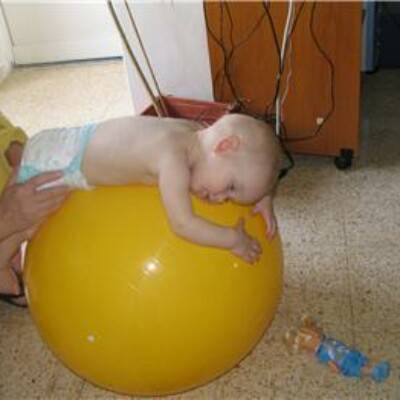 Укачивание ребенка перед сном- вредно или полезно?