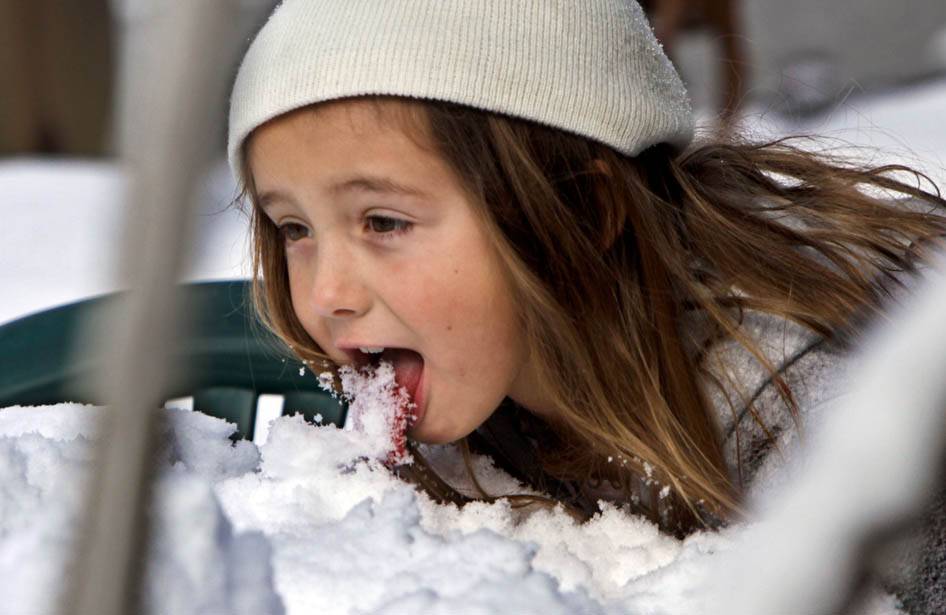 Чем снег опасен для детей: 5 глупых вещей, которые мы больше не делаем