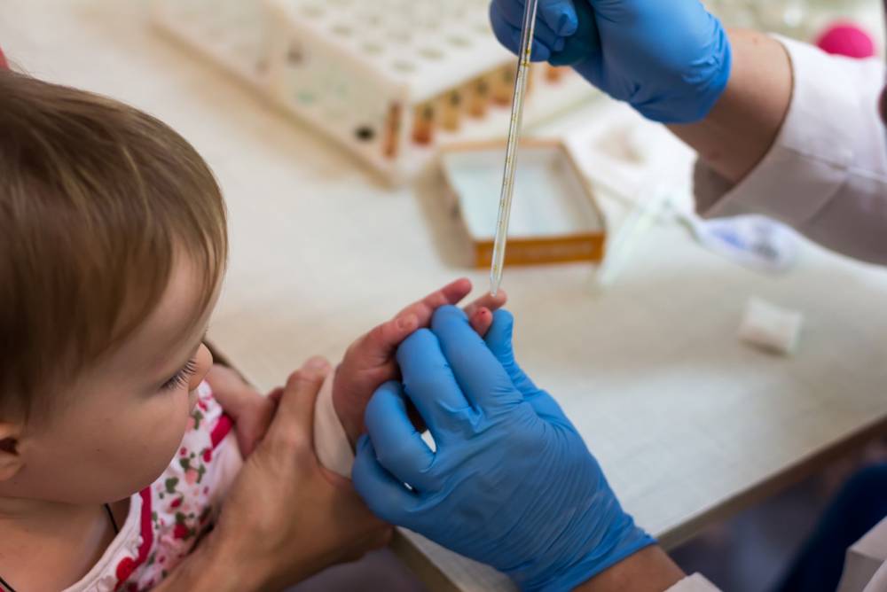 Как правильно сдавать общий анализ крови ребенку - натощак или нет? расшифровка и нормы результатов