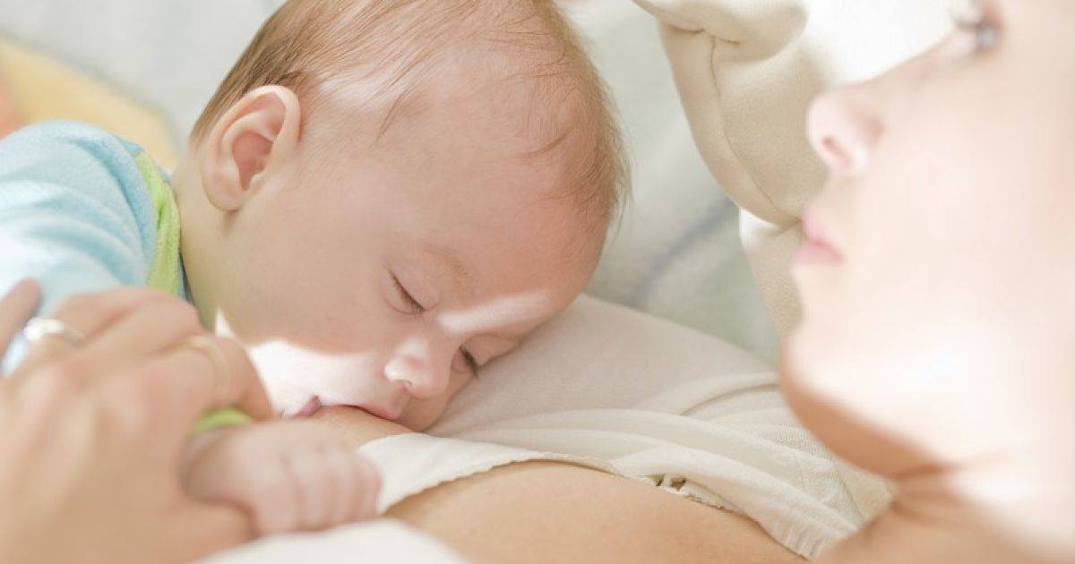 Сколько кормить грудью малыша? как часто кормить новорожденного? грудное вскармливаниеии