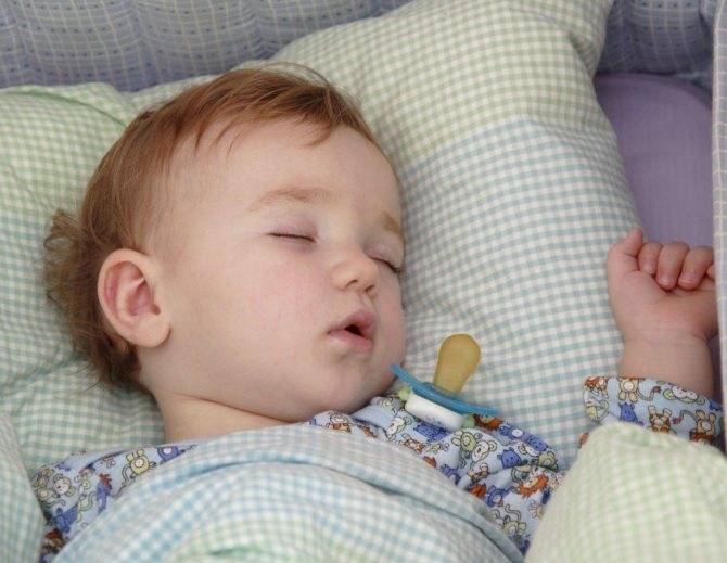 10-месячный ребенок плохо спит ночью, часто просыпается и плачет: что делать