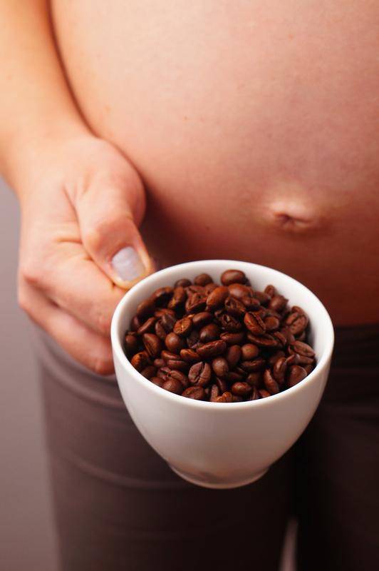 Можно ли беременным пить кофе на ранних и поздних сроках