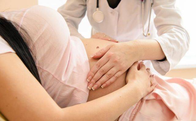 Как правильно тужиться во время родов? схватки и потуги в родах. как дышать во время родов