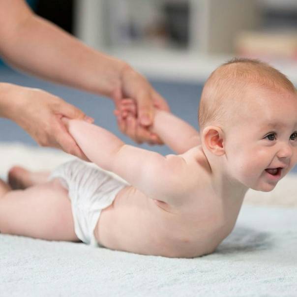 Детский массаж и гимнастика при мышечной дистонии: 7 врачебных рекомендаций для родителей
