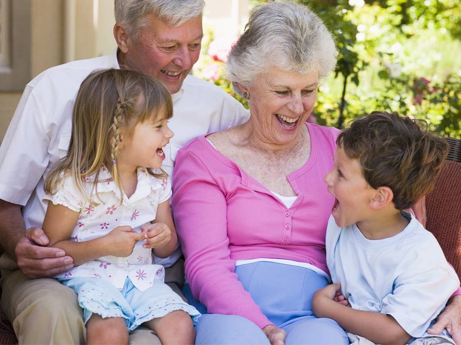 Не обездоливайте бабушек. можно ли доверить внуков старшему поколению? | дети и родители | здоровье | аиф аргументы и факты в беларуси