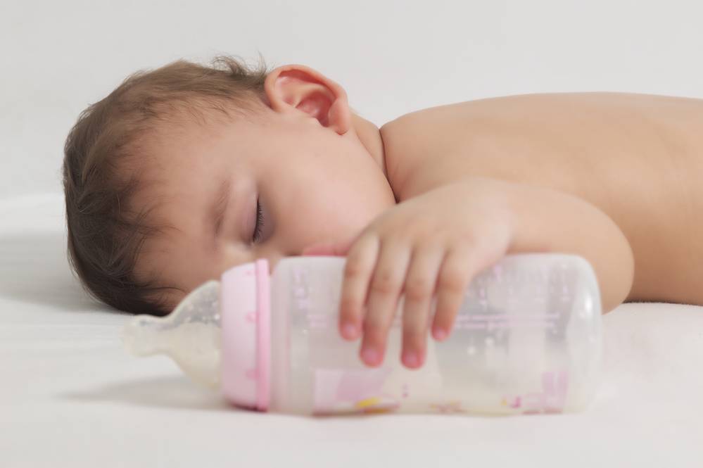 Что делать, если новорожденный ребенок отказывается пить воду на искусственном и гв