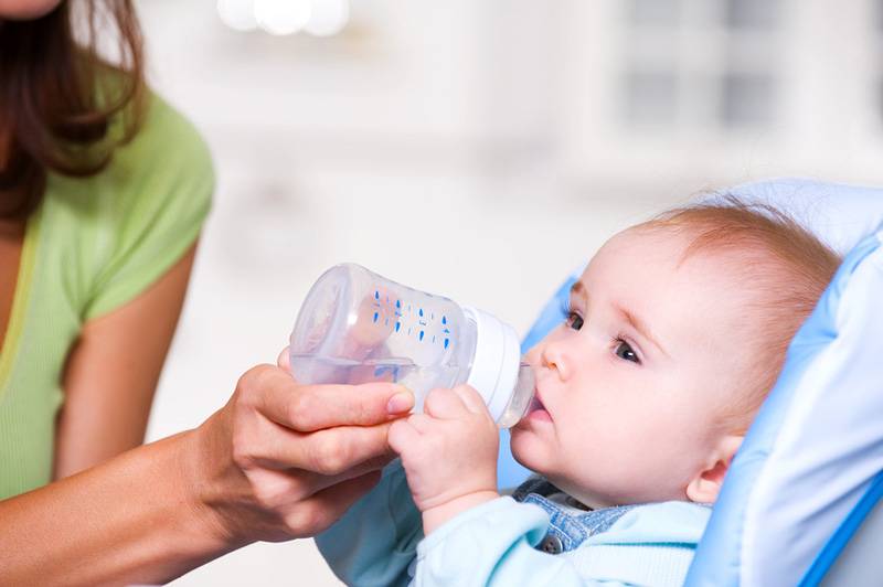 Нужно ли давать воду новорожденным при грудном вскармливании