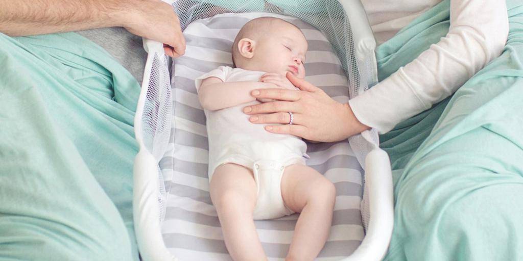 Можно ли новорожденному спать на мягком