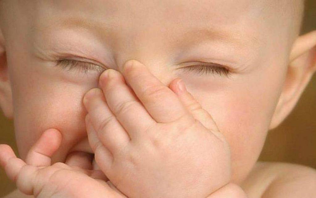Чешет нос и глаза - болталка для мамочек малышей до двух лет - страна мам