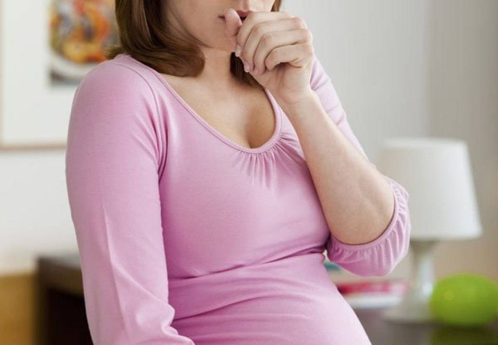 Вреден ли кашель во время беременности?