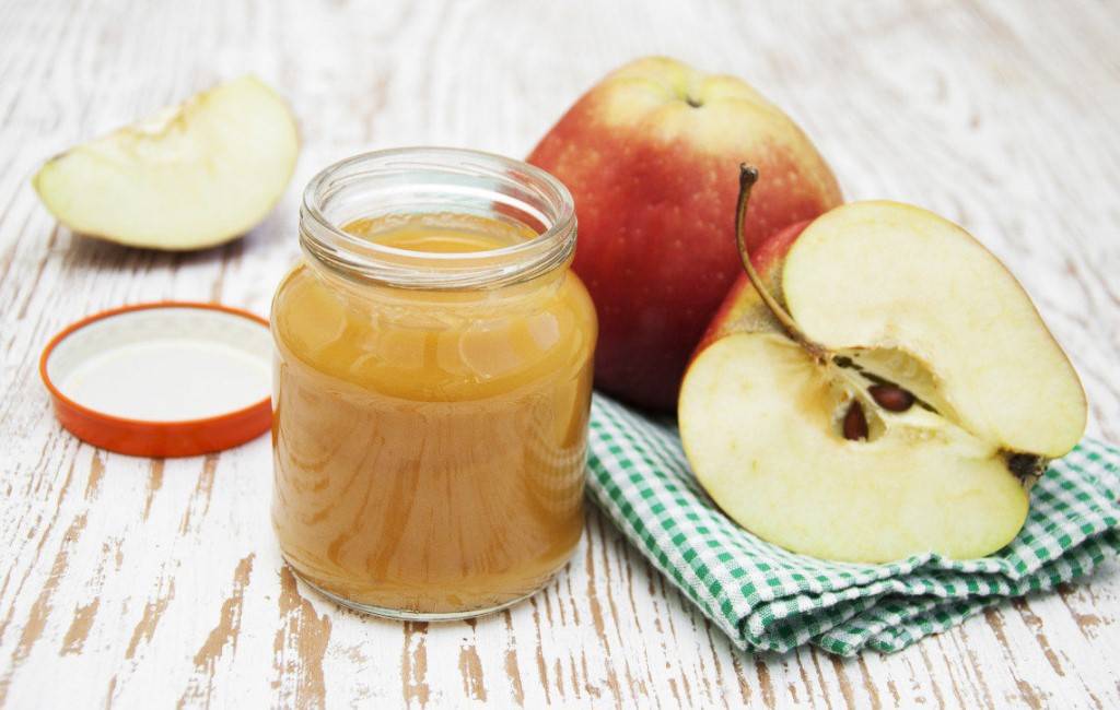 Как сделать яблочное пюре для грудничка в домашних условиях своими руками