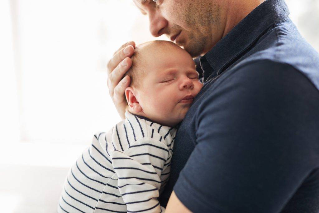 Что должен знать и уметь молодой папа о новорожденном ребенке