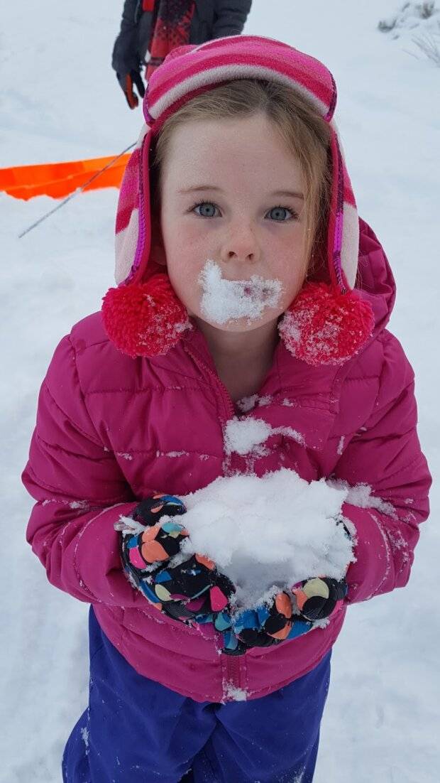 Как отучить ребенка есть снег: 8 действенных советов