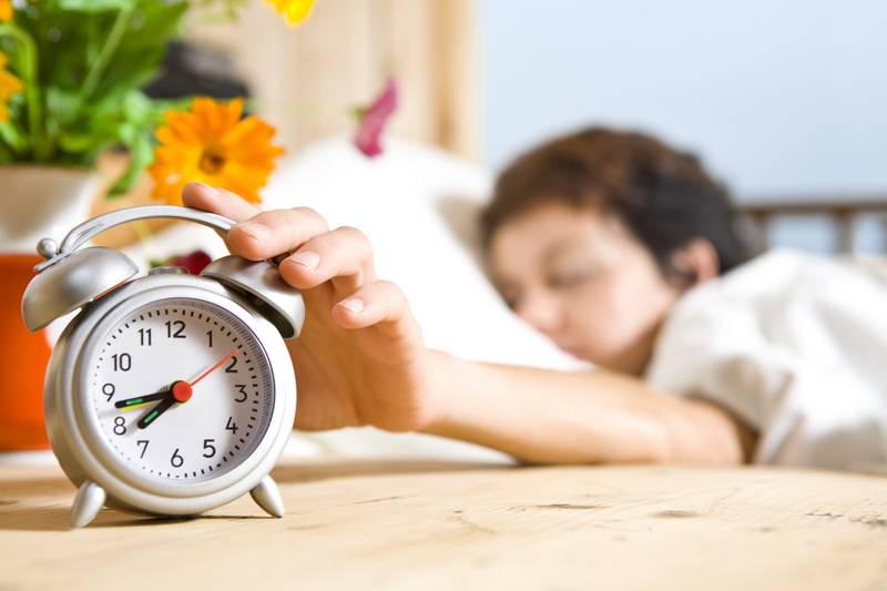 Ребенок рано просыпается: основные причины и способы их устранения