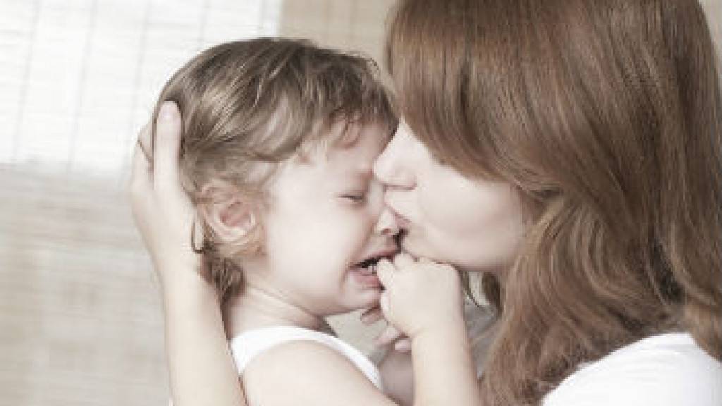 Как успокоить ребёнка при истерике: советы психолога