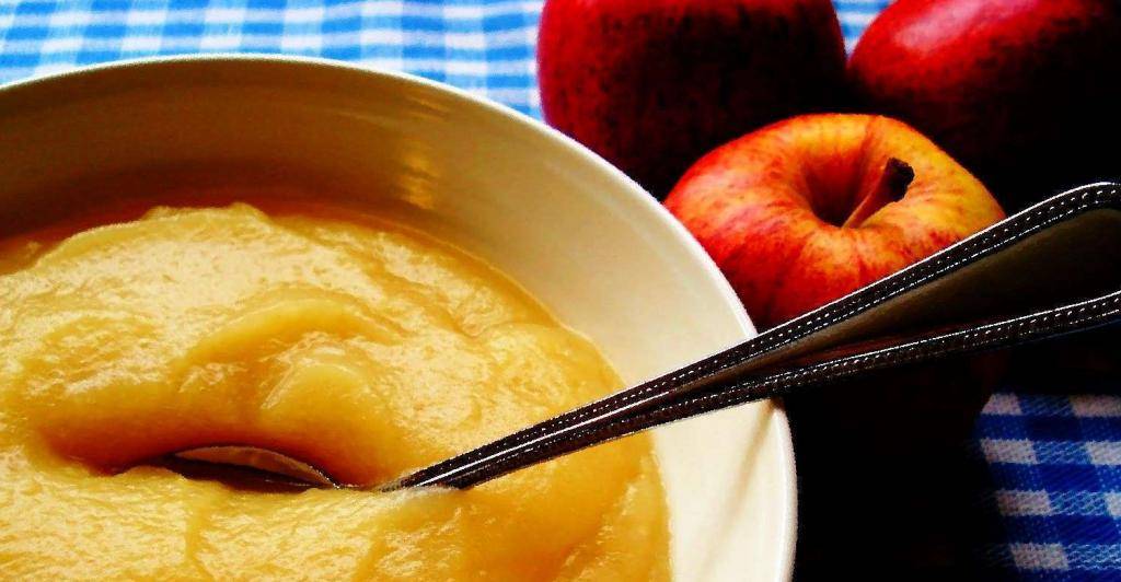 Масло в прикорме малыша: когда и сколько?