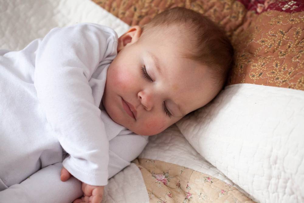Почему годовалый ребенок плохо спит по ночам: что делать, если часто просыпается