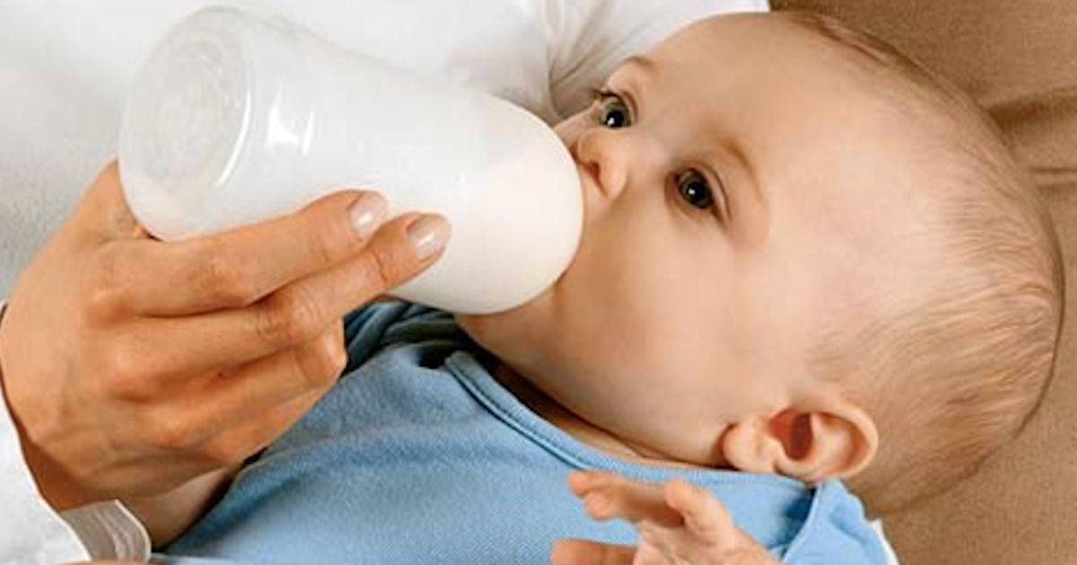 Можно ли перекормить ребенка грудным молоком, может ли новорожденный грудничок переесть, если он полностью на гв: мнение доктора комаровского и консультантов по гв