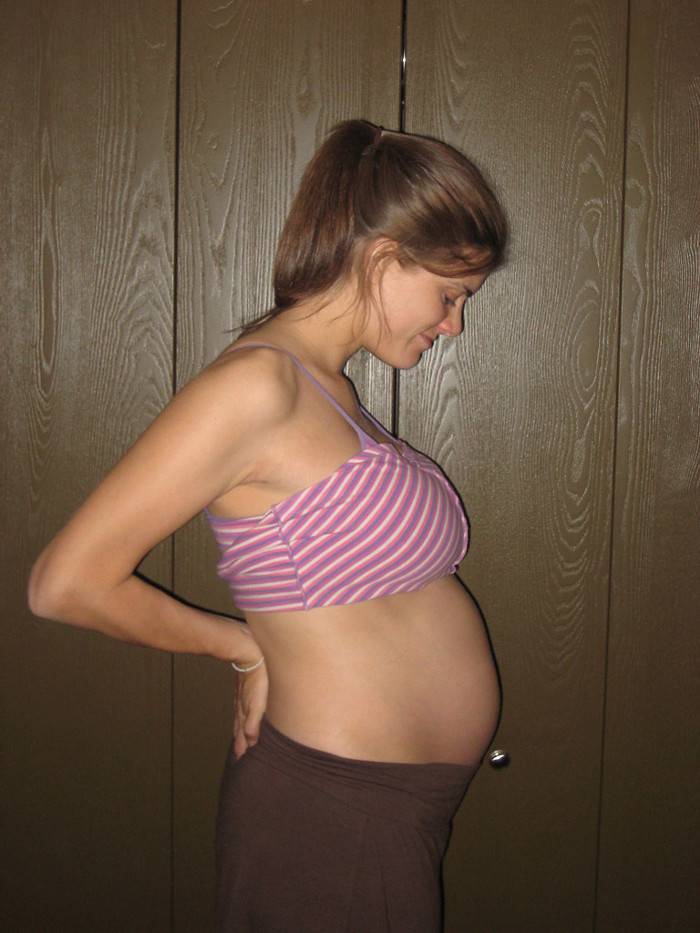 24 неделя беременности – как выглядит и что умеет малыш?