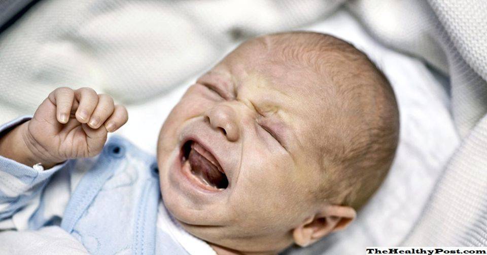 Как успокоить младенца, если он плачет и не спит