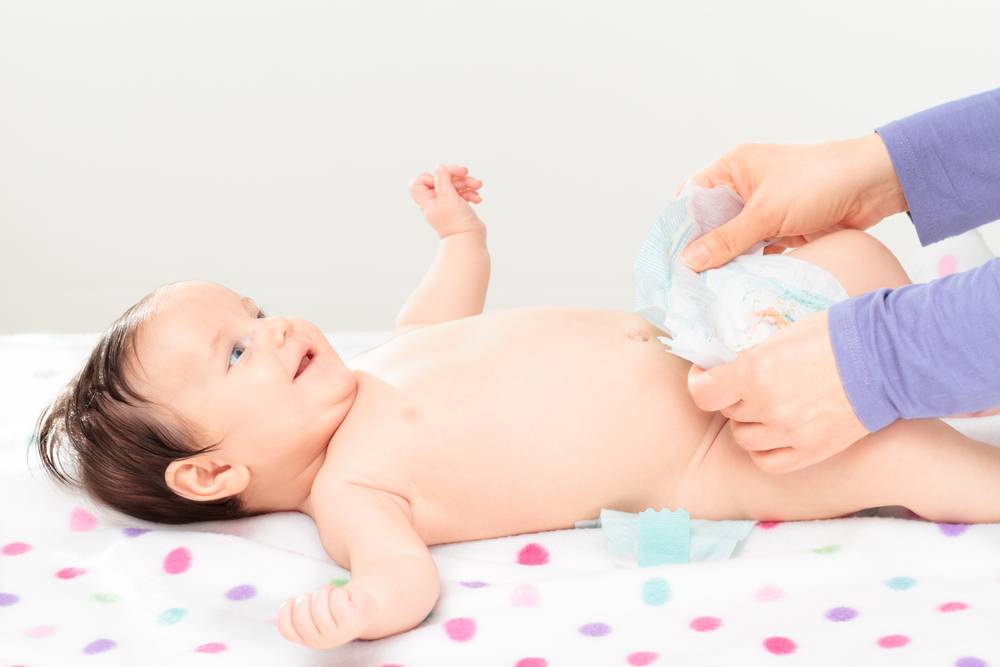 Как часто менять подгузник новорожденному: пошаговая инструкция
