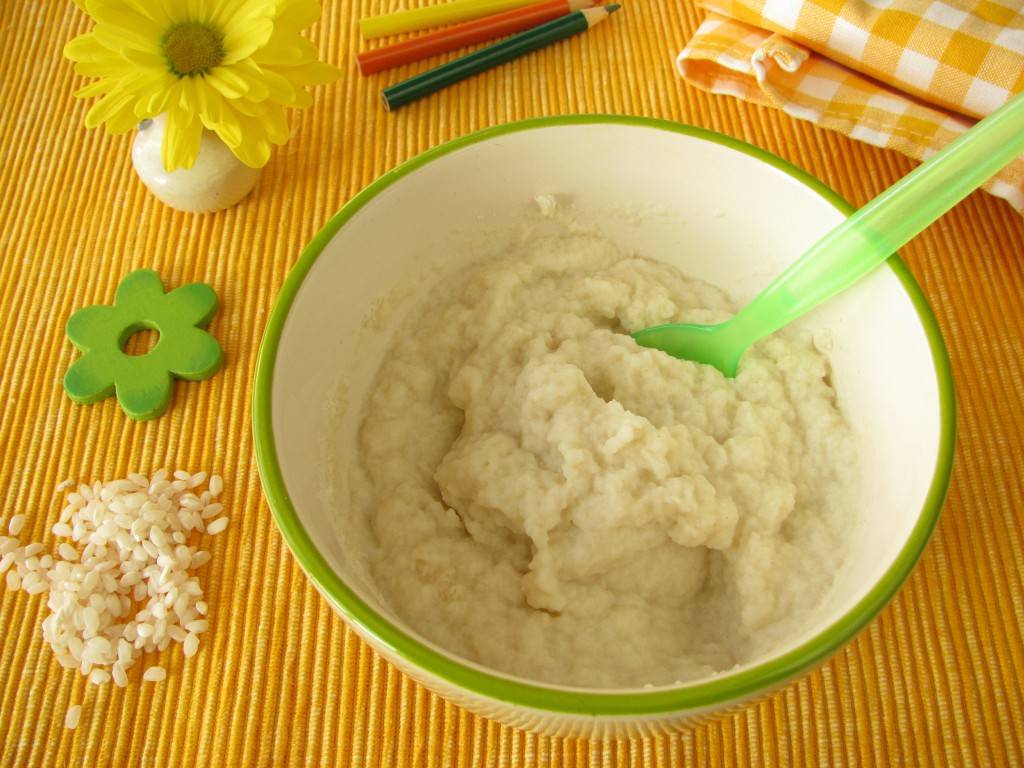Рисовая каша для грудничка: как приготовить ребенку в 1 год и как сварить кашу на воде, рецепт детского блюда с яблоком