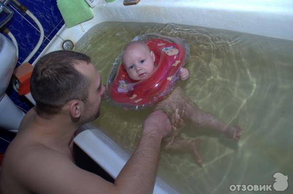 Как купать новорожденного ребенка в ванночке с горкой, купание младенца в ванне