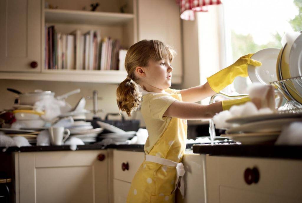 9 простых советов: как приучить ребенка помогать по дому - все статьи  - статьи