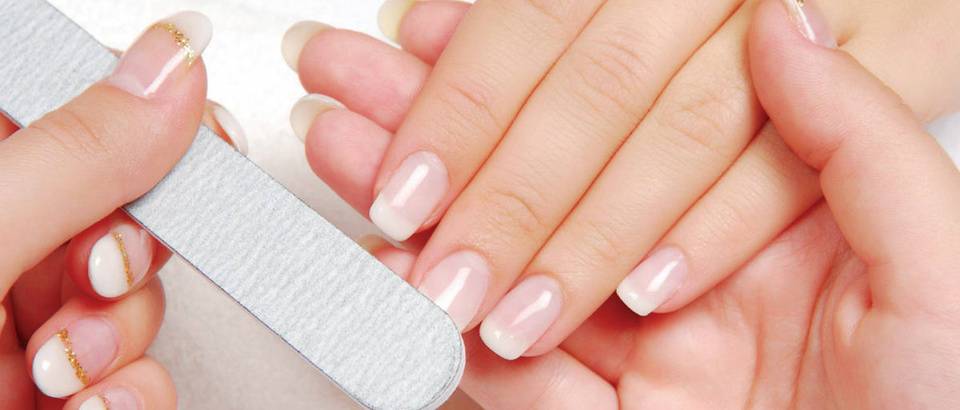 Гель-лак при беременности: можно ли делать шеллак на ногтях под лампой и красить ногти на ранних сроках