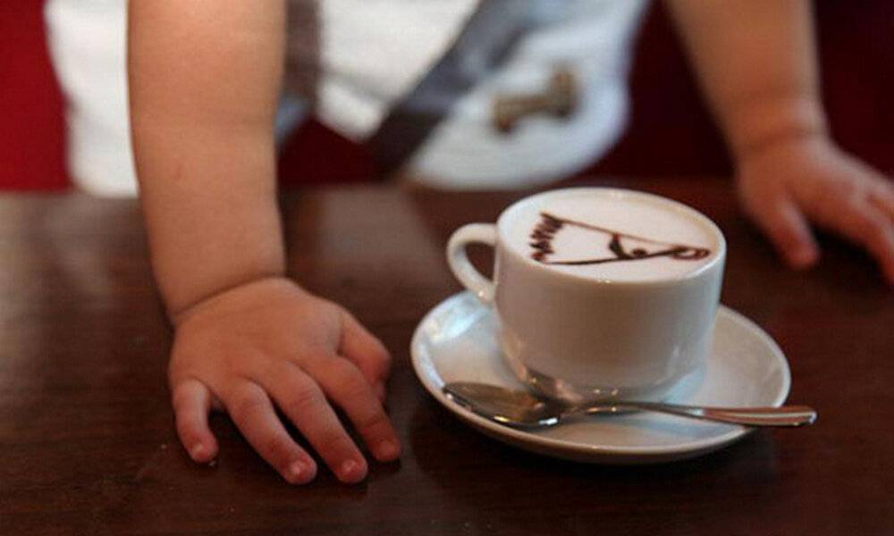 Со скольки лет детям можно пить кофе, его влияние на организм
