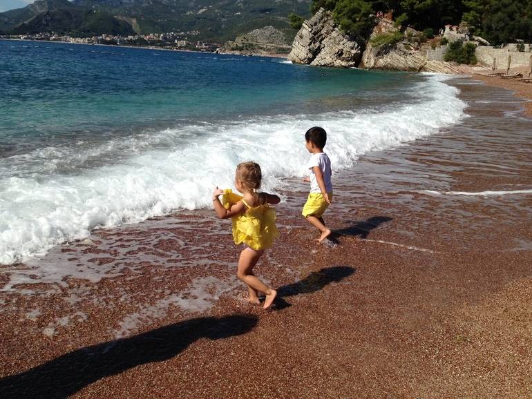 Отдых в абхазии с детьми: климат, песчаные пляжи, когда и куда поехать