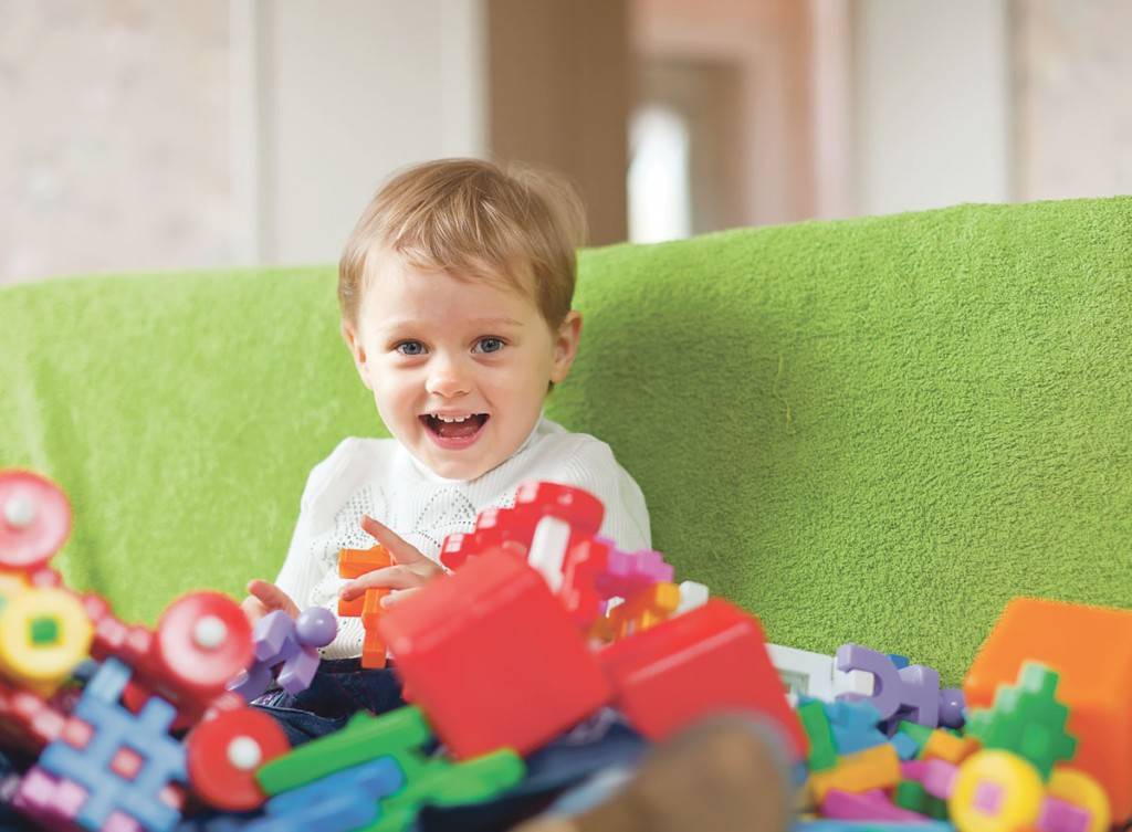 Как приучить ребенка убирать за собой игрушки | важные правила