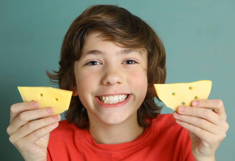 Можно ли ребенку давать сыр?